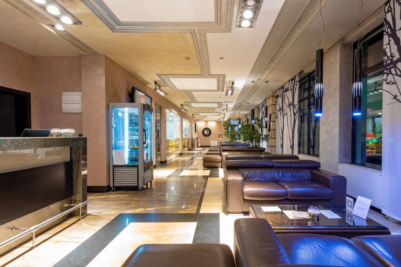 Spa Hotel Persenk Devin Esterno foto The interior of the hotel