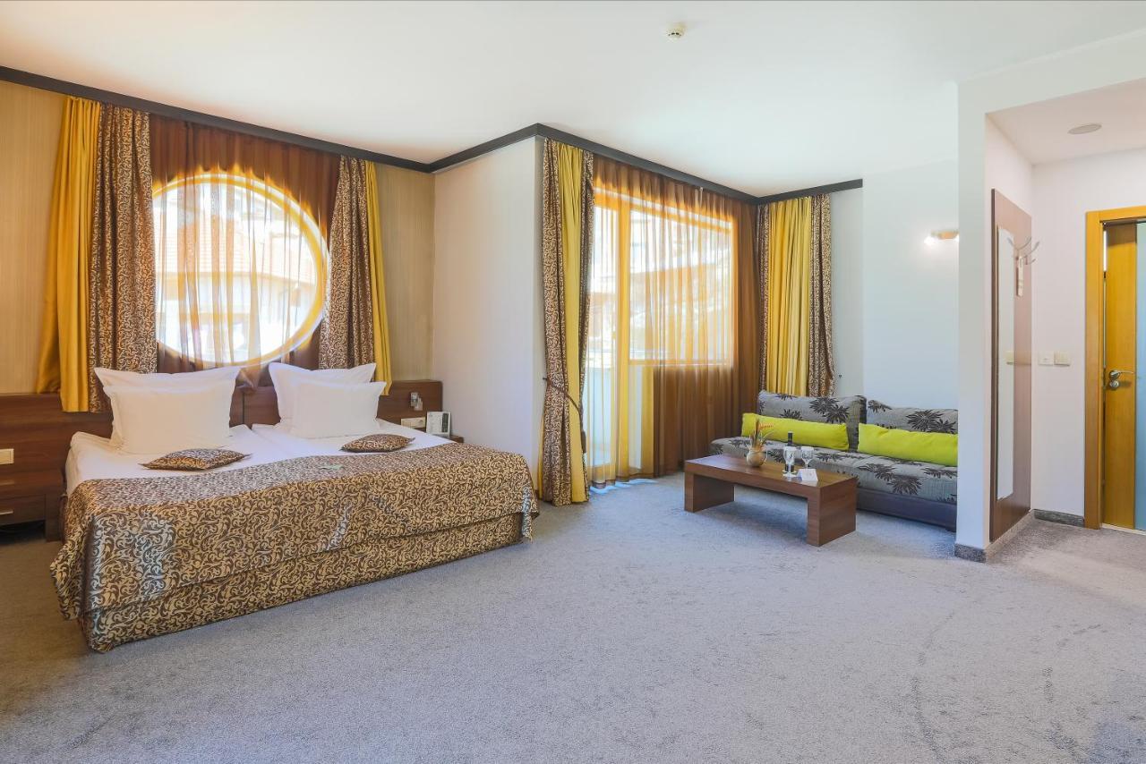 Spa Hotel Persenk Devin Esterno foto A suite at the hotel