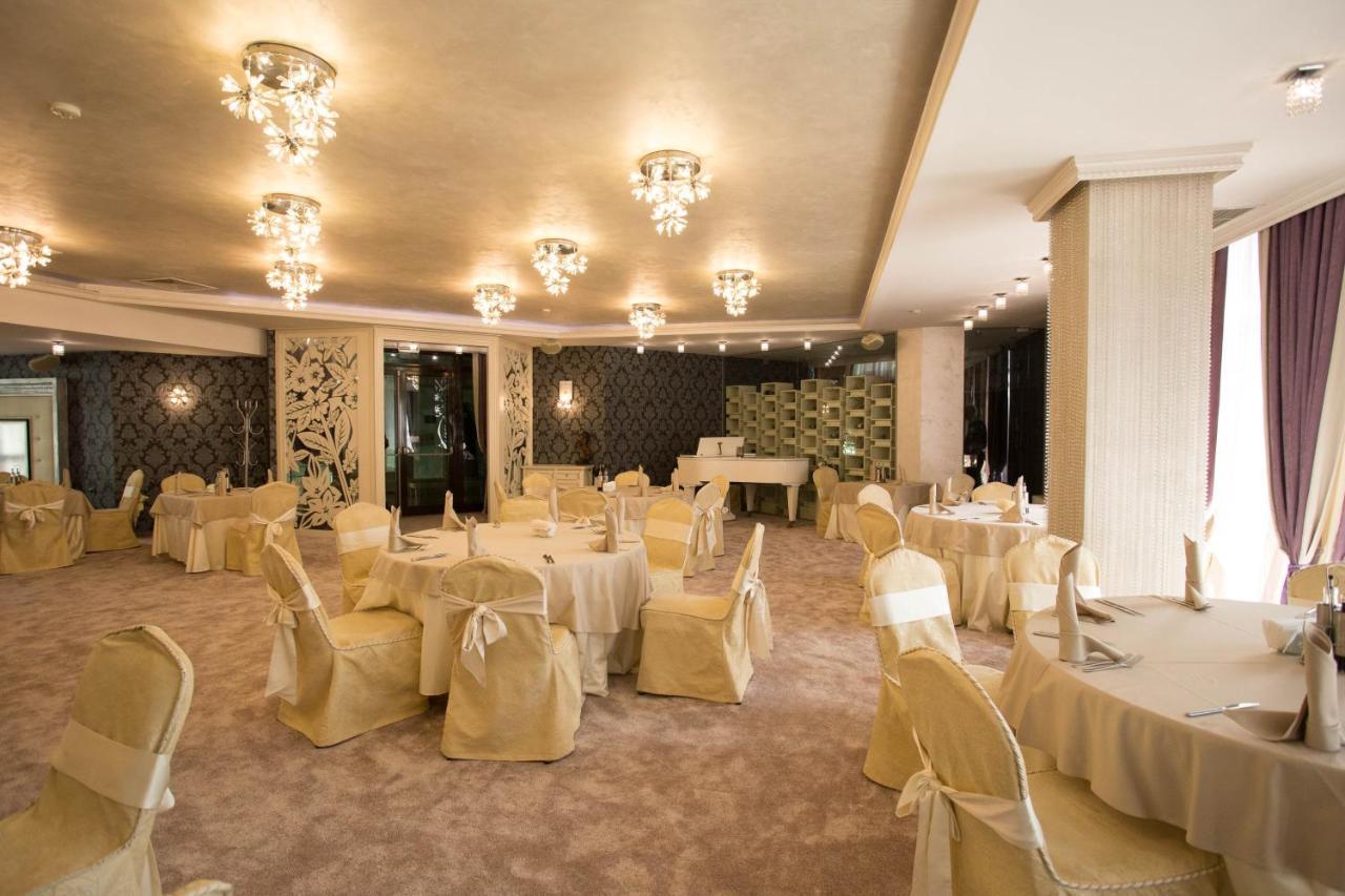 Spa Hotel Persenk Devin Esterno foto The ballroom