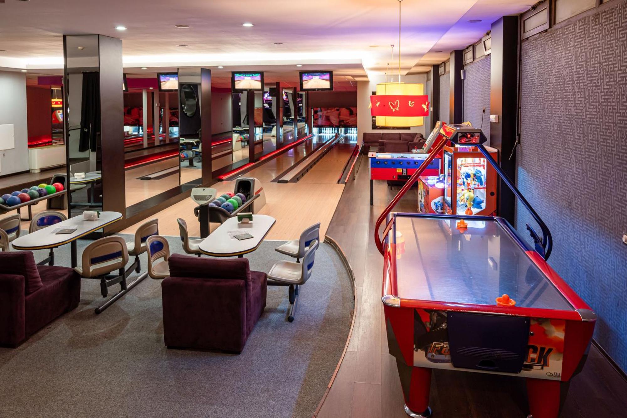 Spa Hotel Persenk Devin Esterno foto The bowling alley at the 2012 Olympic Village