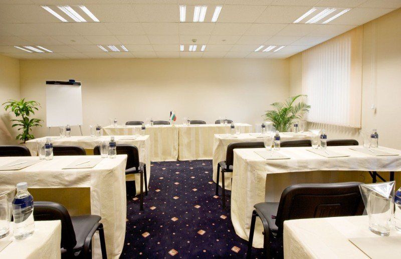 Spa Hotel Persenk Devin Esterno foto Meeting room